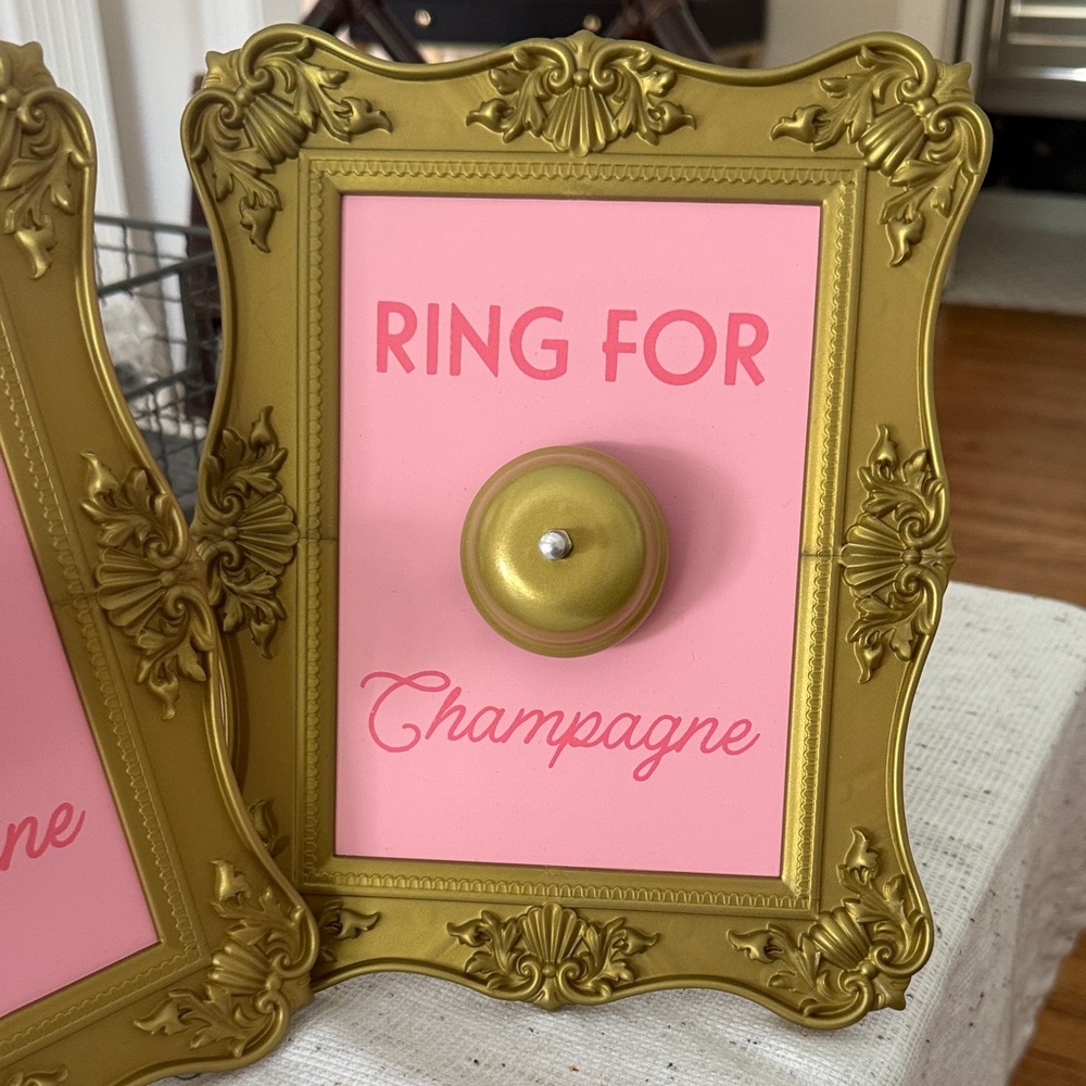 Pair of Ring For Champagne Signs - Picture 6 of 6